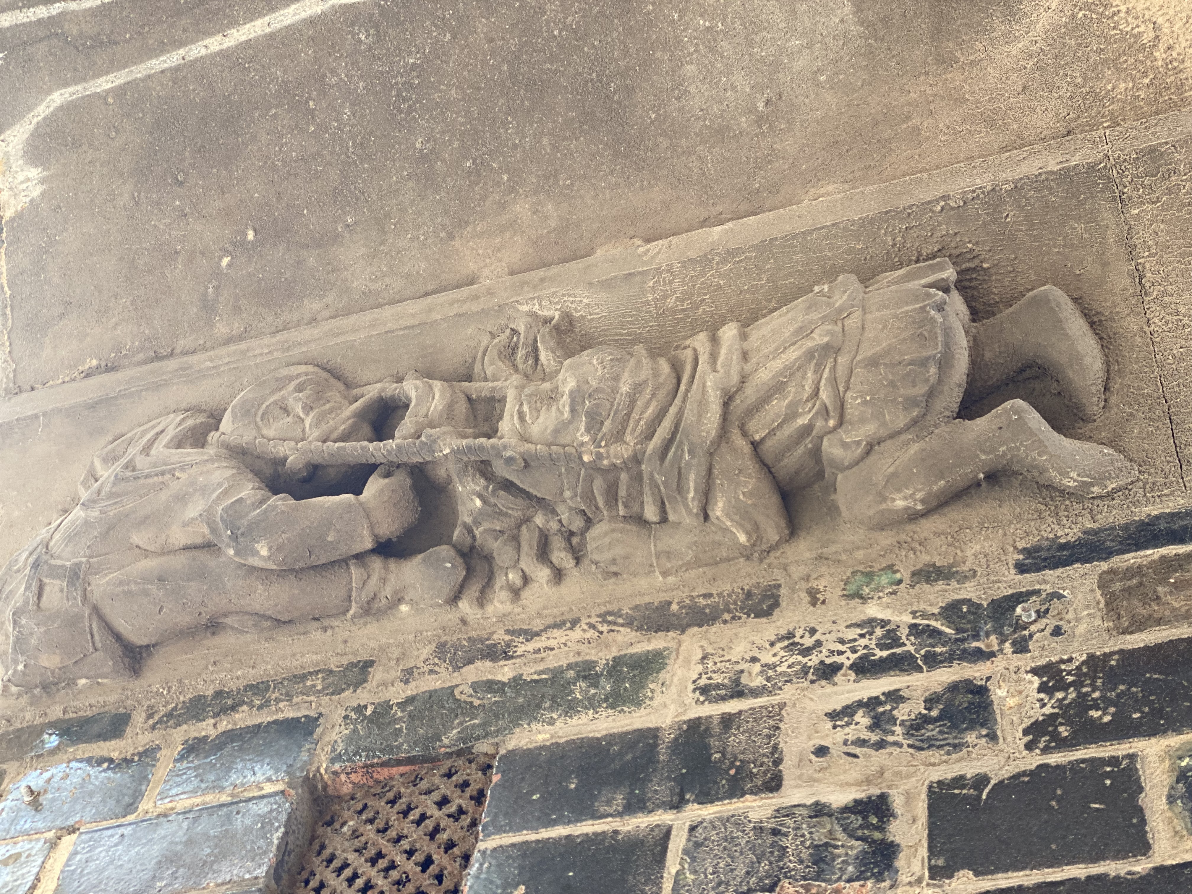 Das Strebkatzenziehen-Relief